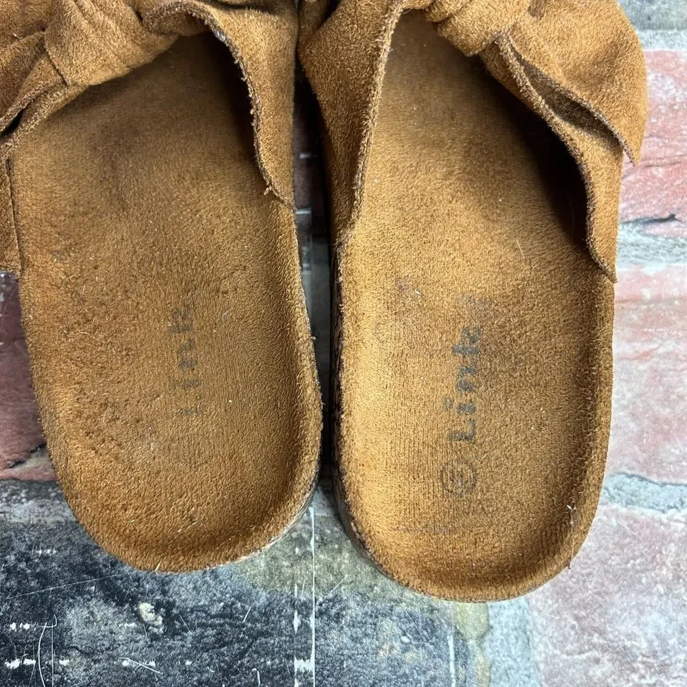 5 for $25🔥Link Tan Suede Slip‎ On Sandals Girls Size 11